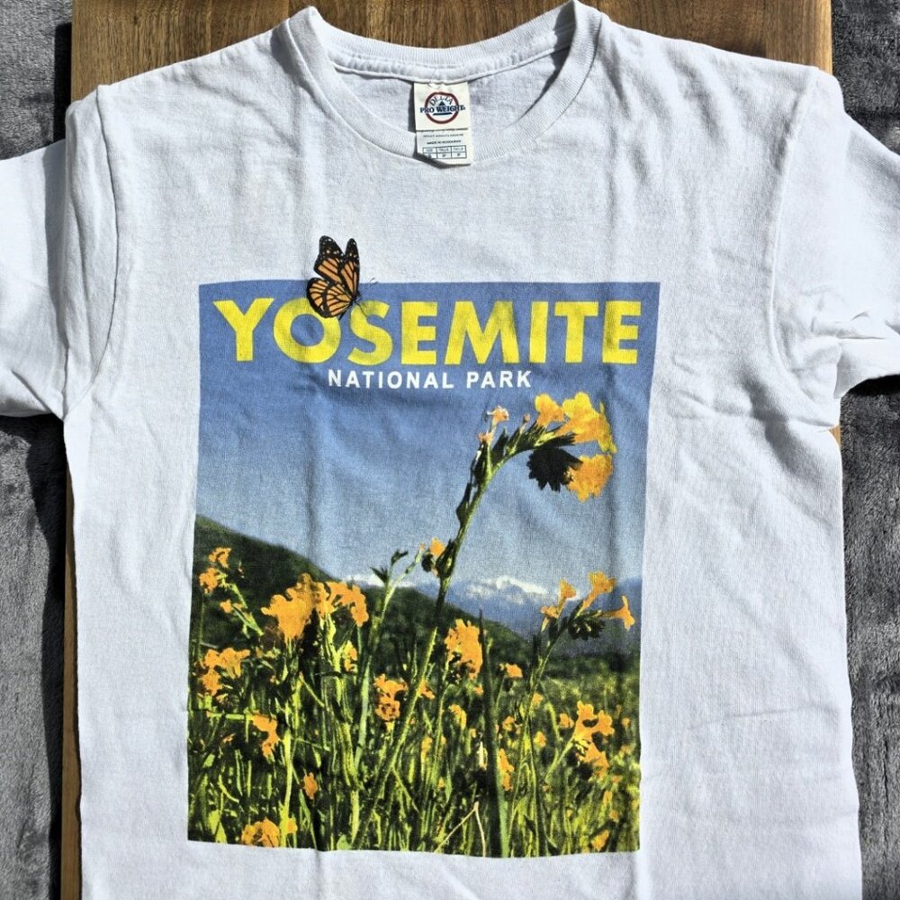 Yosemite National Park Graphic Short Sleeve T-Shirt - White - Size Small